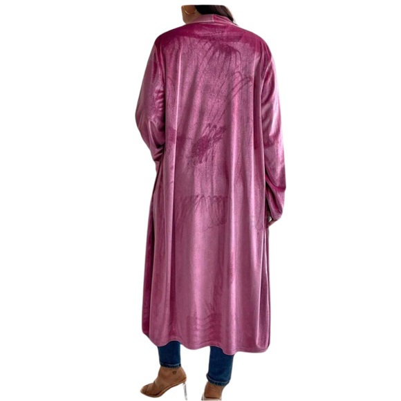 🩷 PLUS Velvet Cardigan 🩷 - Picture 2 of 6